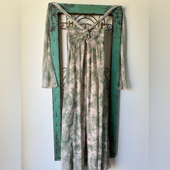 Aakaa Elegant Green Halter Maxi Dress. Perfect for garden wedding. - Picture 11 of 12